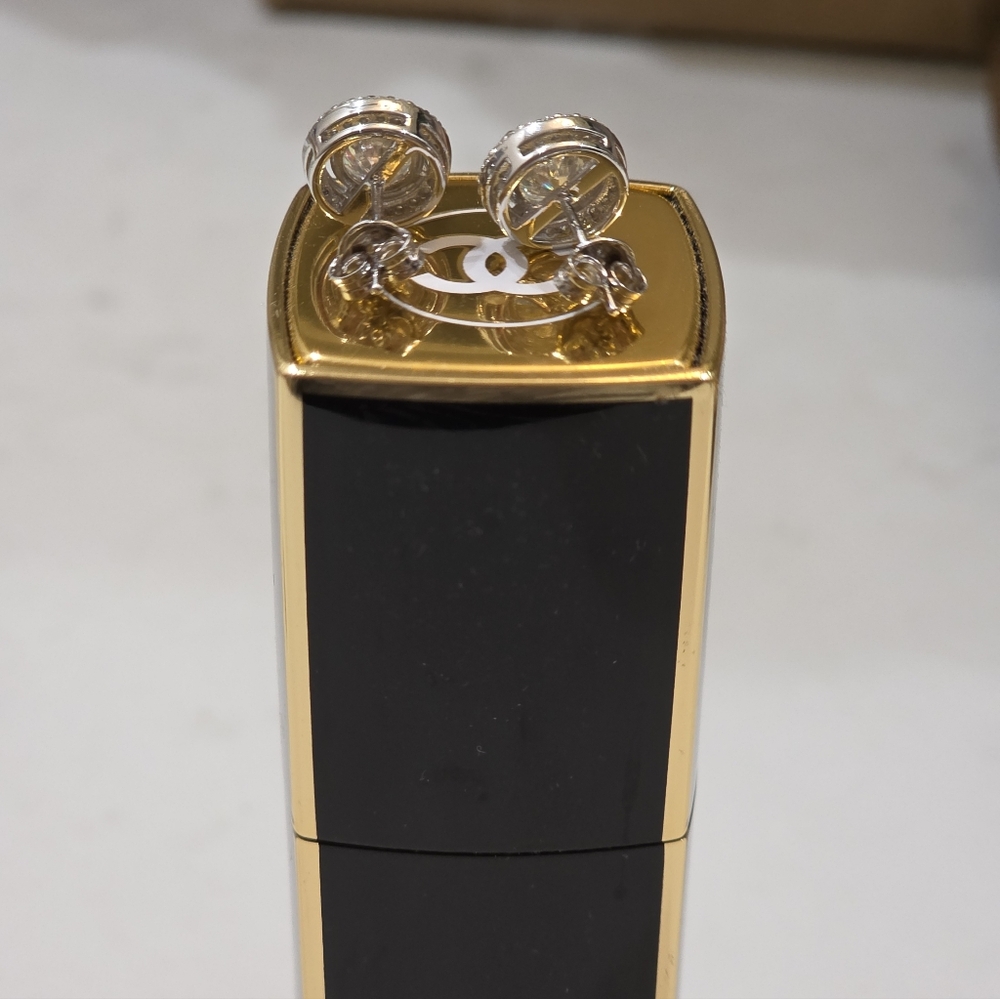 𝗚𝗼𝗿𝗴𝗲𝗼𝘂𝘀 𝗦𝗶𝗺𝘂𝗹𝗮𝘁𝗲𝗱 𝗗𝗶𝗮𝗺𝗼𝗻𝗱 𝗦𝘁𝘂𝗱 𝗘𝗮𝗿𝗿𝗶𝗻𝗴𝘀 - Picture 4 of 4